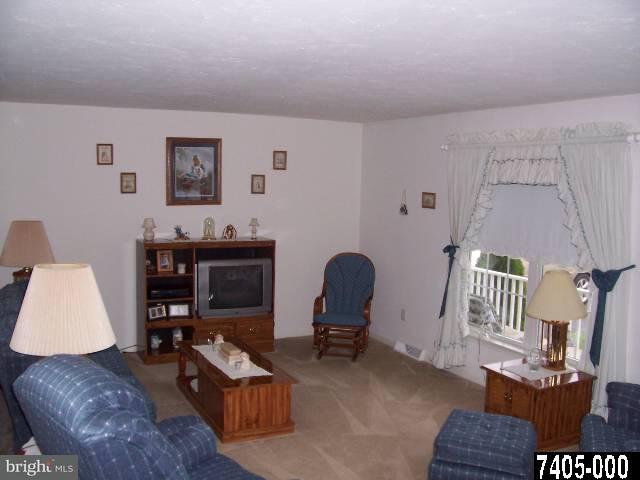 860 Hostetter Road Hanover, PA 17331 - Photo 8 of 9