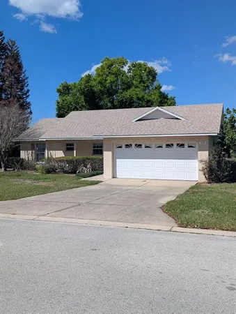 $309,900 | 108 Twin Lake Circle, Umatilla, FL 32784