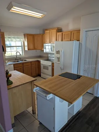 $309,900 | 108 Twin Lake Circle, Umatilla, FL 32784