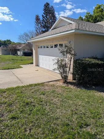 $309,900 | 108 Twin Lake Circle, Umatilla, FL 32784