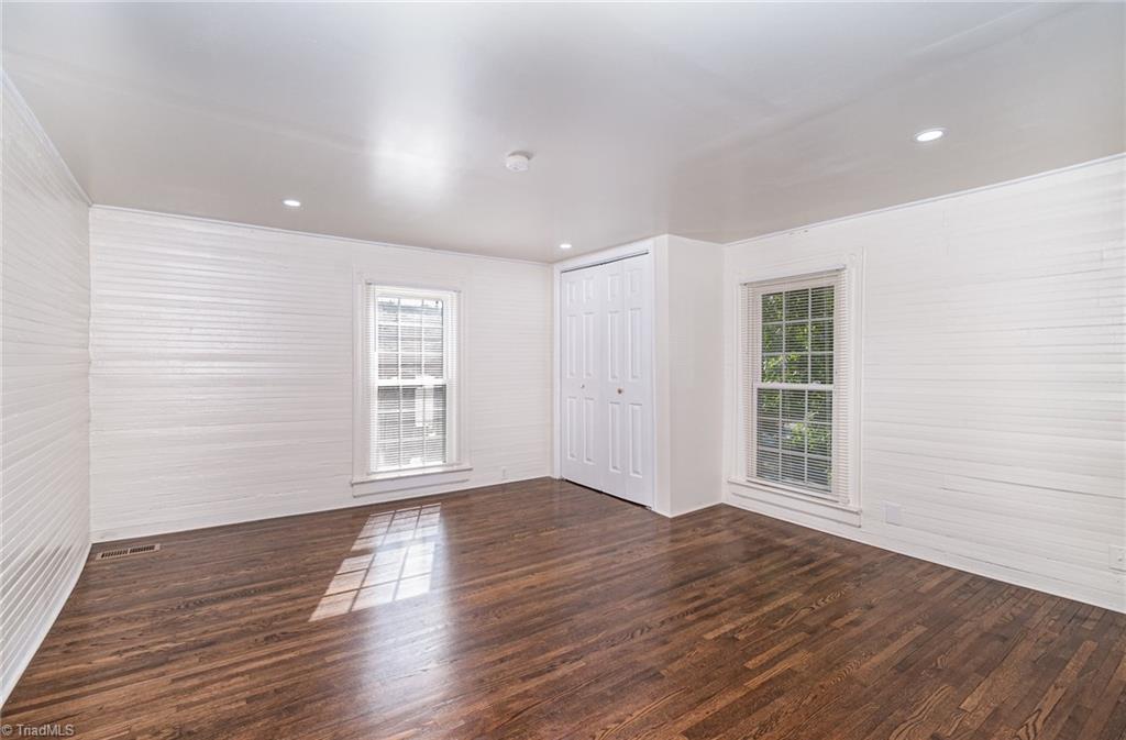 310 West Ray Avenue High Point, NC 27262 - Photo 27 of 28 3rd Bedroom 2nd level