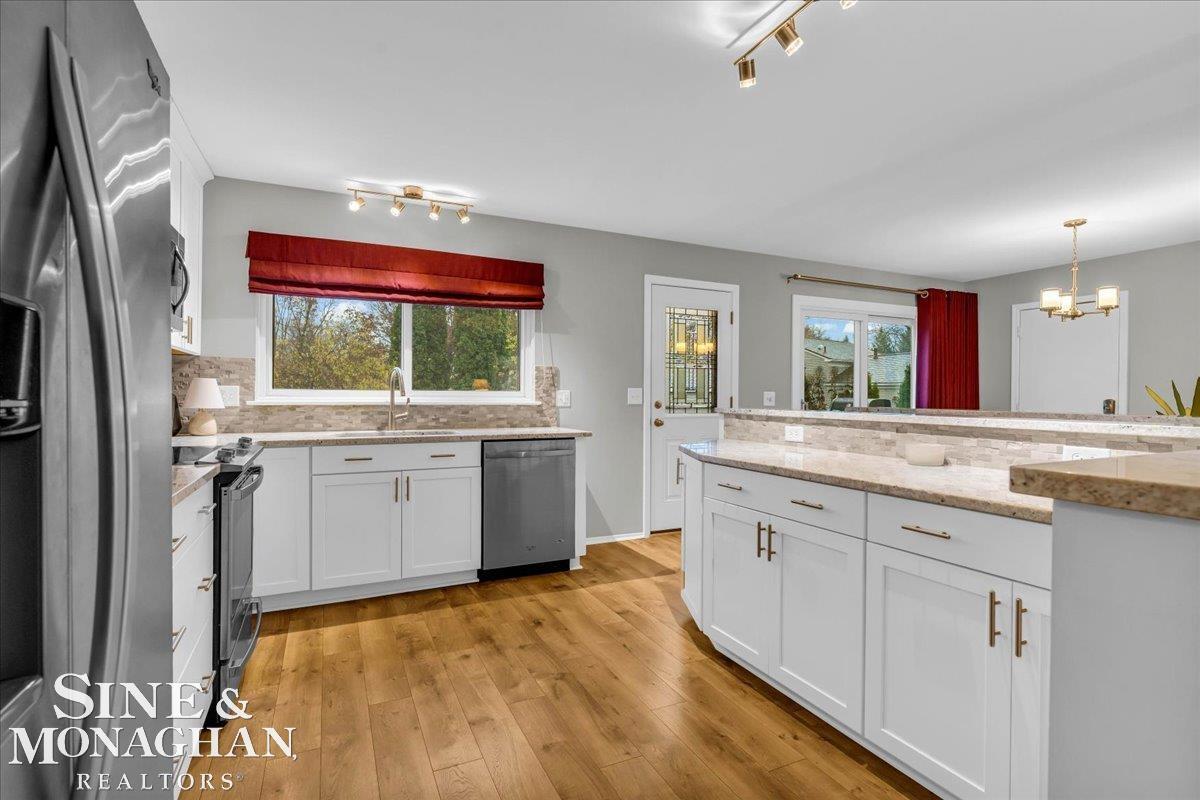 805 Bolinger Street Rochester Hills, MI 48307 - Photo 6 of 35
