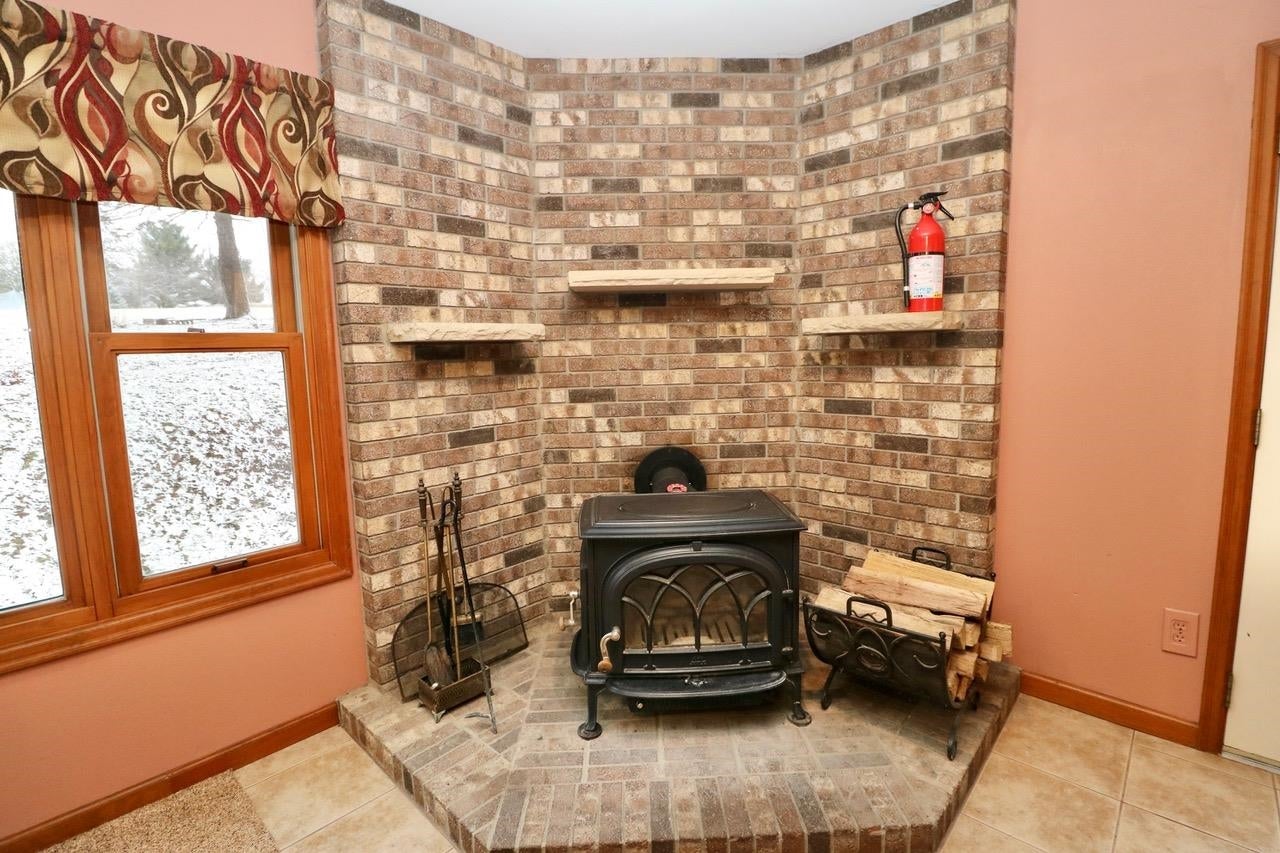 2473 Radford Road Dubuque, IA 52002 - Photo 13 of 45 Gallery Image 13
