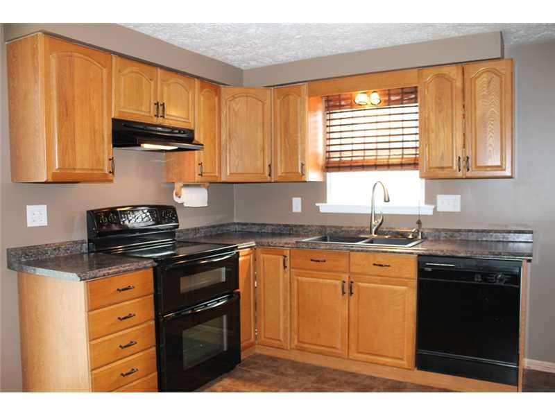 204 Park Road Aliquippa, PA 15001 - Photo 2 of 9 Kitchen.