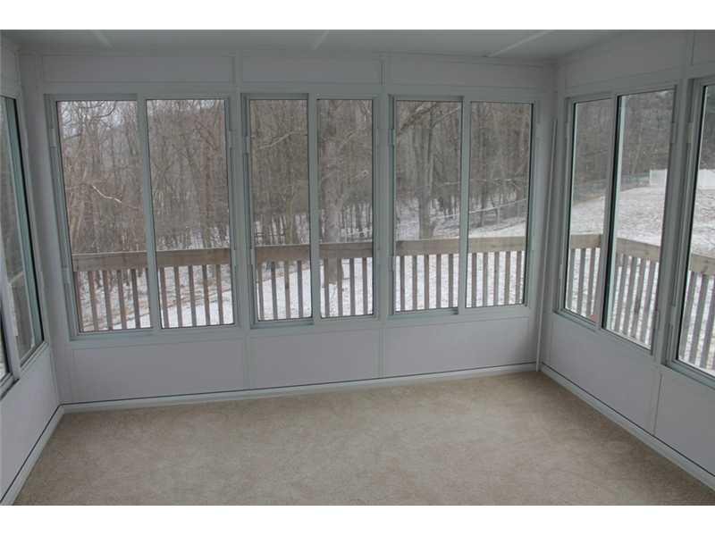 204 Park Road Aliquippa, PA 15001 - Photo 5 of 9 Sunroom.