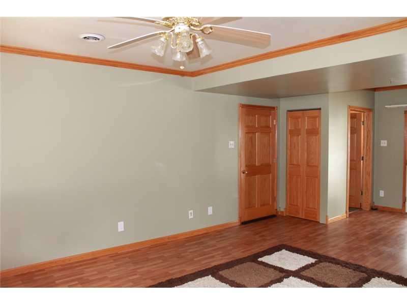 204 Park Road Aliquippa, PA 15001 - Photo 7 of 9 Family Room.