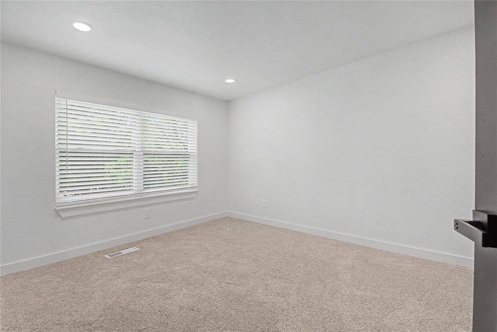 502 Rogers Way Rockwall, TX 75087 - Photo 17 of 23 an empty room with a window
