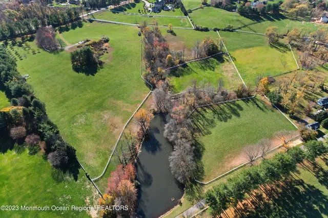 an aerial view of a yard