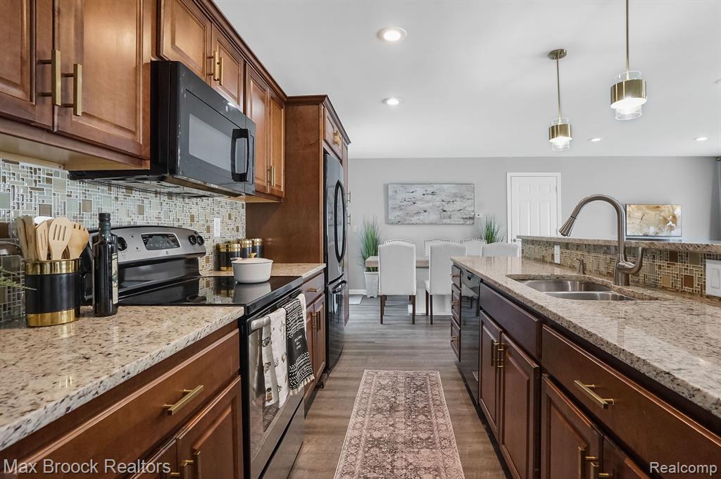 2905 West Hickory Grove Road Bloomfield Hills, MI 48302 - Photo 14 of 25