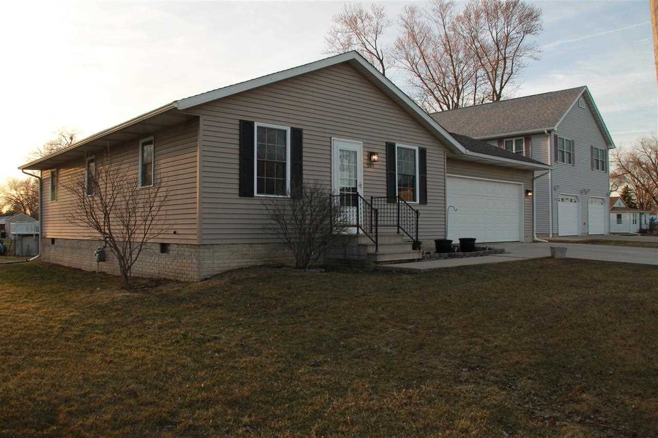207 5th Street Colona, IL 61241 - Photo 1 of 24 Gallery Image 1