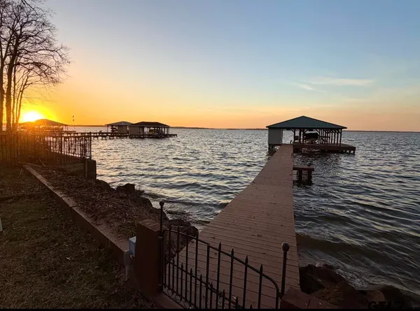 $574,900 | 20848 Bay Shore Drive, Flint, TX 75762