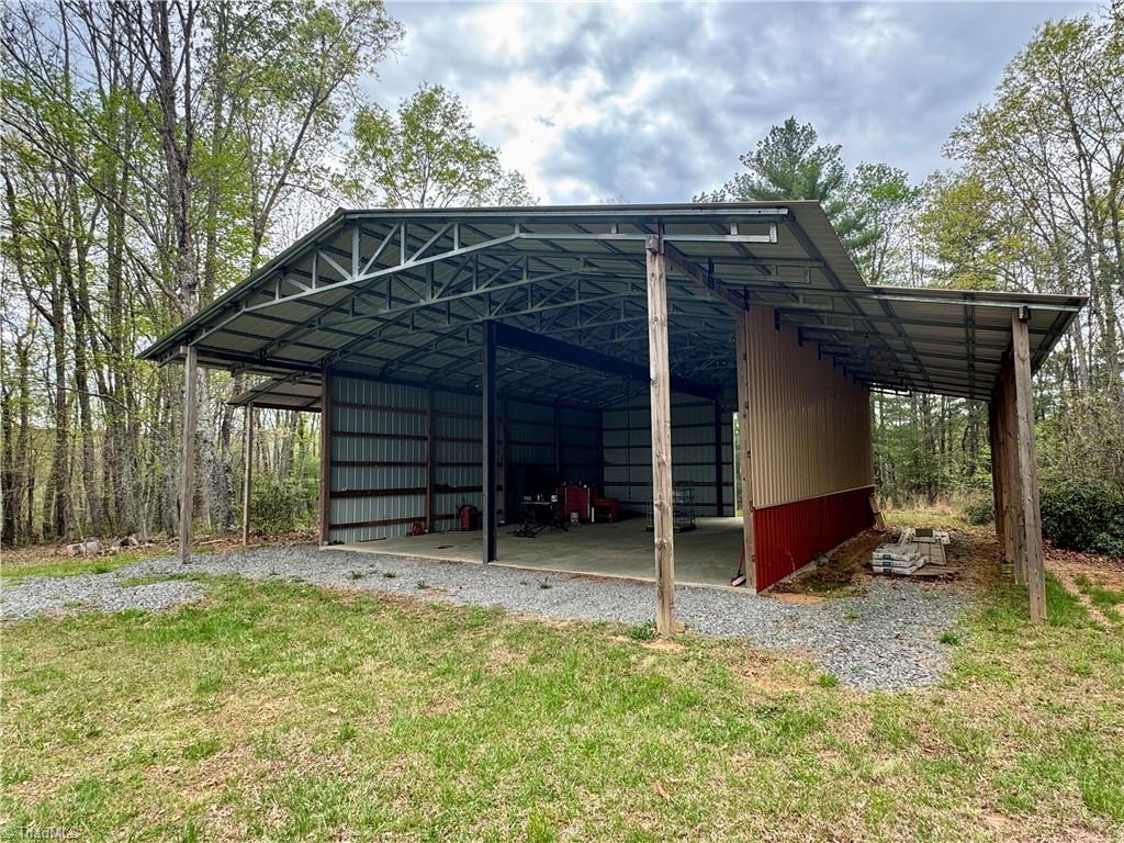 228 Red Maple Lane Claudville, VA 24076 - Photo 4 of 32