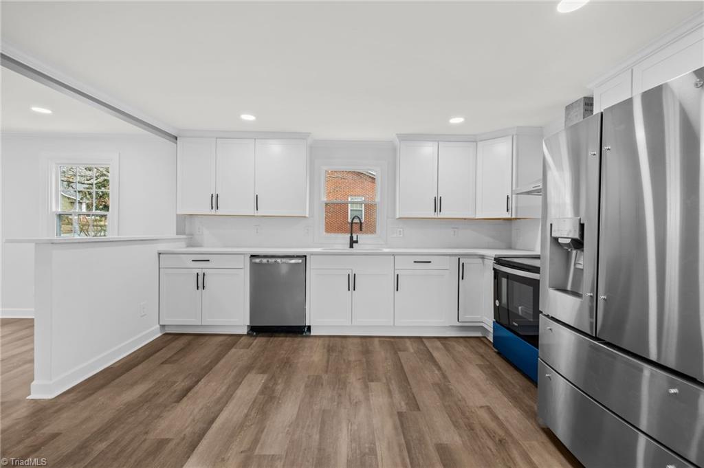 415 Spring Street Thomasville, NC 27360 - Photo 10 of 32