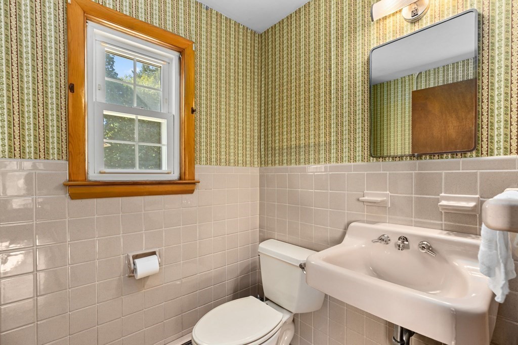 40 Hawthorn Road Braintree, MA 02184 - Photo 13 of 37 Gallery Image 13