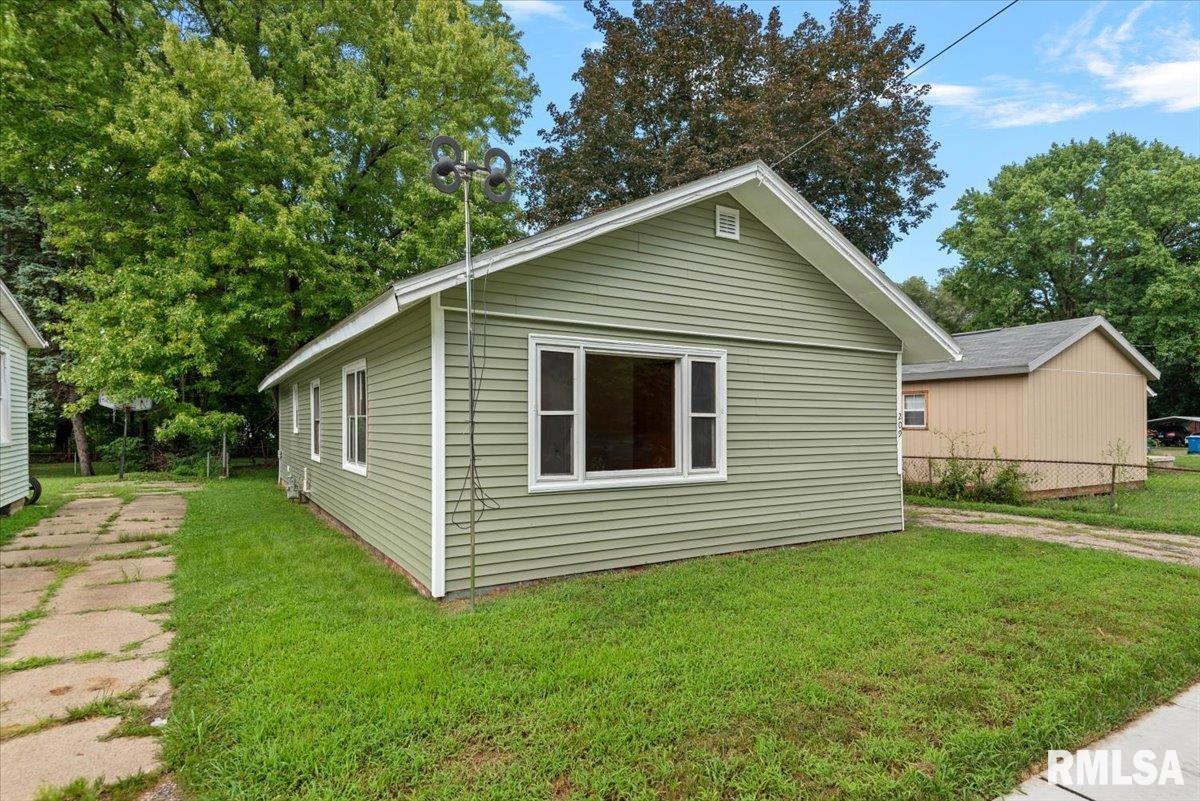 209 Yates Avenue Springfield, IL 62702 - Photo 3 of 28 Gallery Image 3