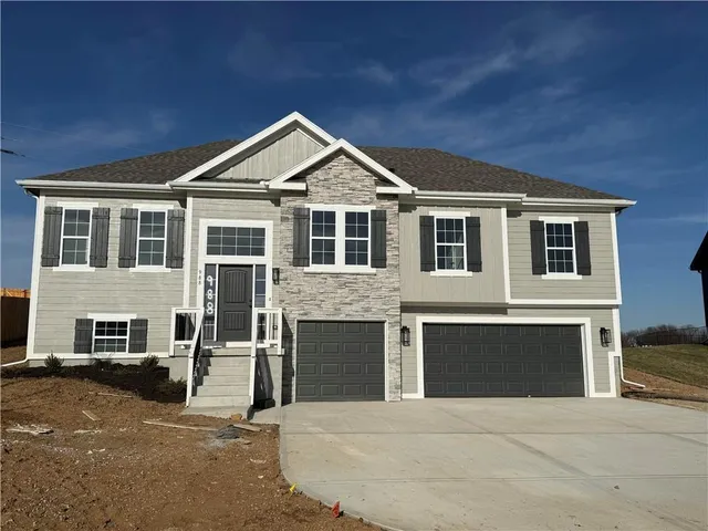 $444,900 | 988 Poplar Lane, Liberty, MO 64068