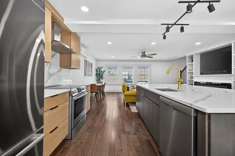 $825,000 | 10 Osborne Street, Unit B, Salem, MA 01970
