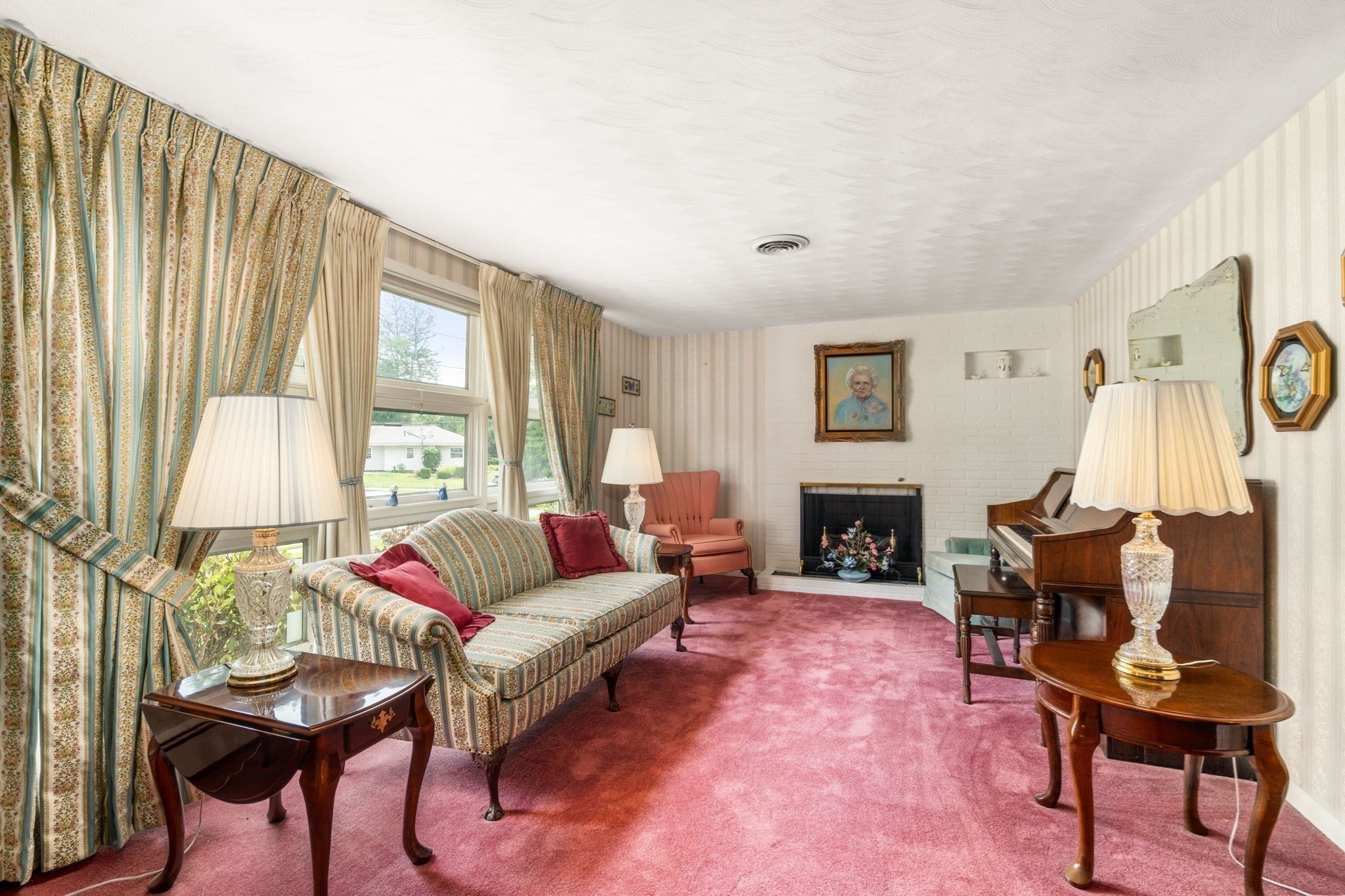 31 Brookdale Road Natick, MA 01760 - Photo 4 of 21 Gallery Image 4
