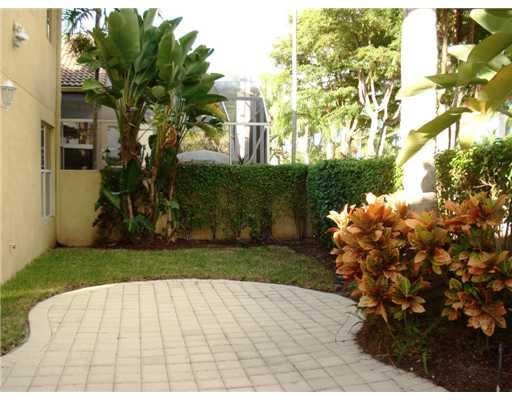 6470 Northwest 42nd Way Boca Raton, FL 33496 - Photo 21 of 24 Yard/Garden