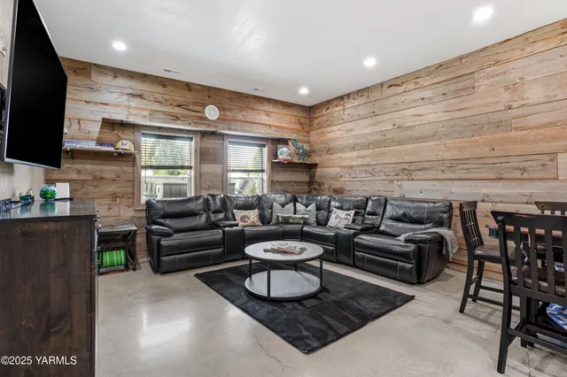 $535,000 | 530 Follow Through Drive, Yakima, WA 98901