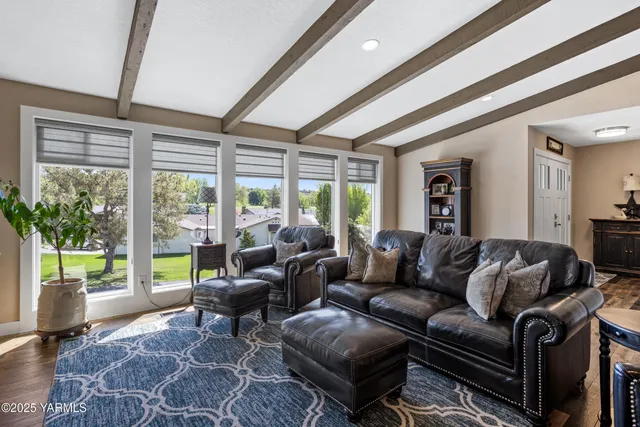 $535,000 | 530 Follow Through Drive, Yakima, WA 98901