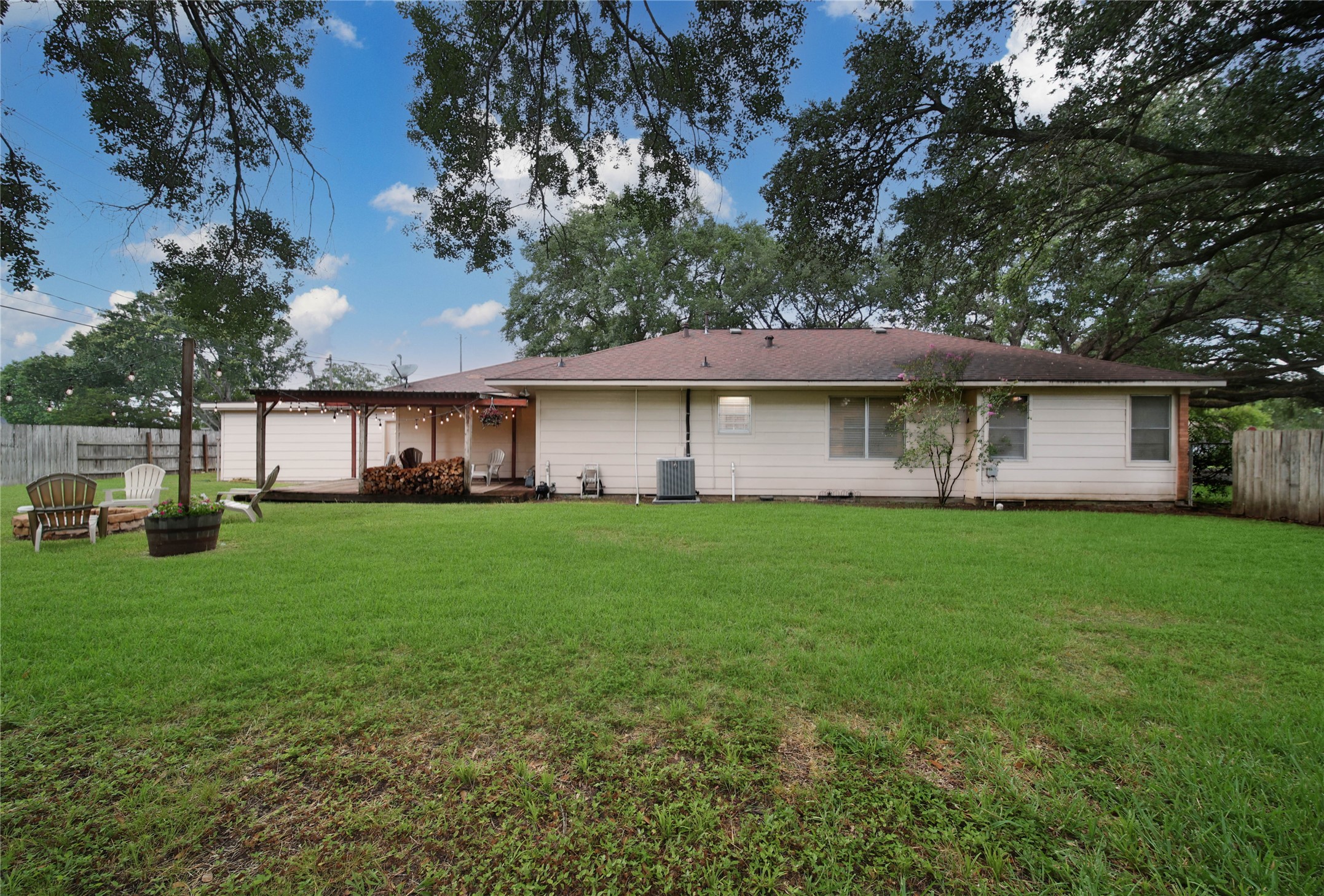 808 Avenue K Rosenberg, TX 77471 - Photo 8 of 50