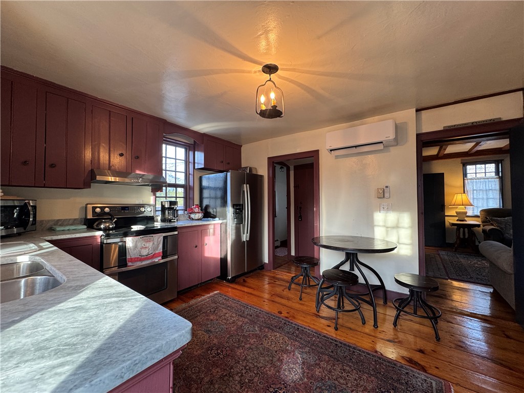 9 Thames Street Newport, RI 02840 - Photo 7 of 30