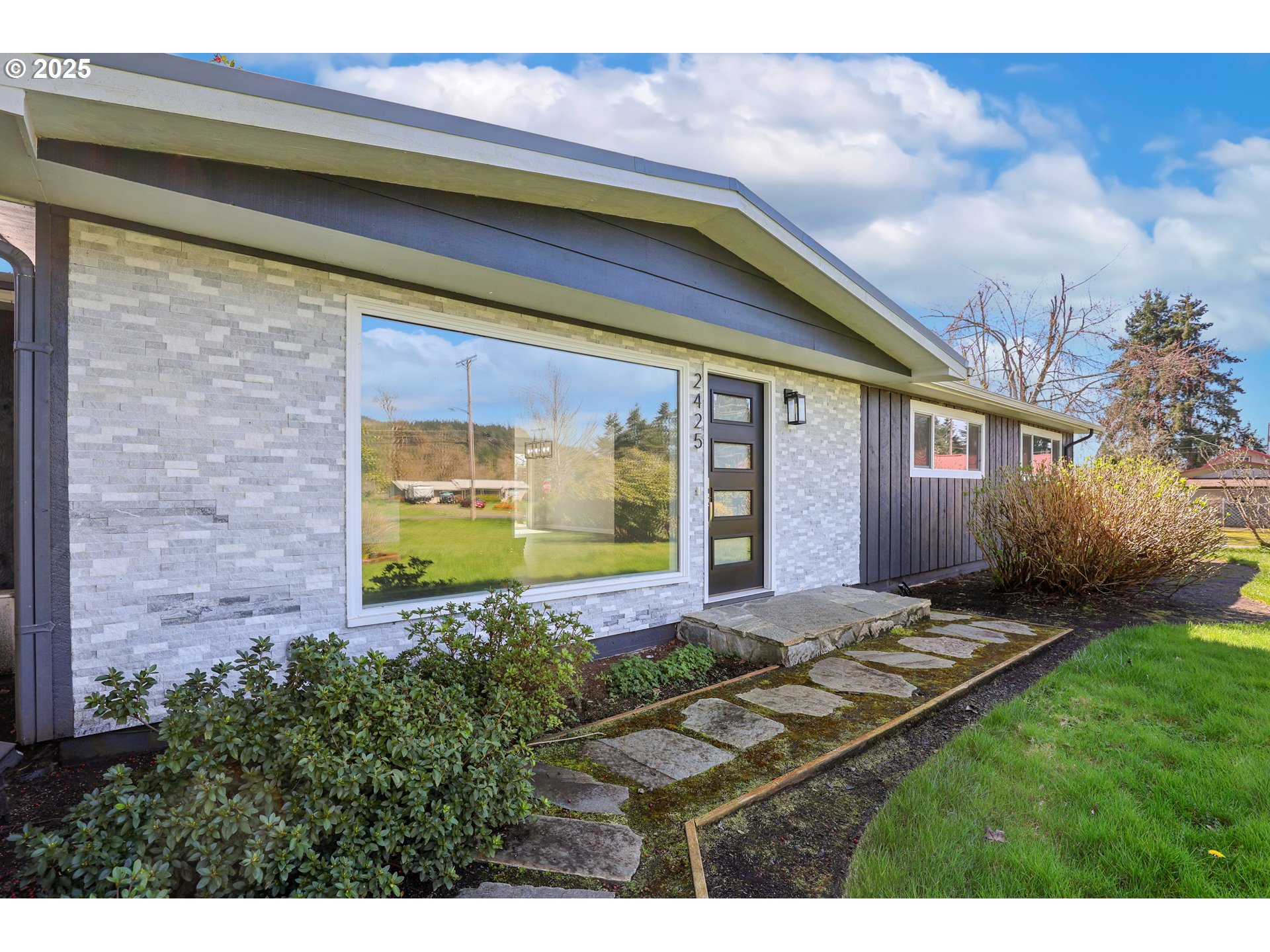 2425 Hayden Bridge Road Springfield, OR 97477 - Photo 1 of 44