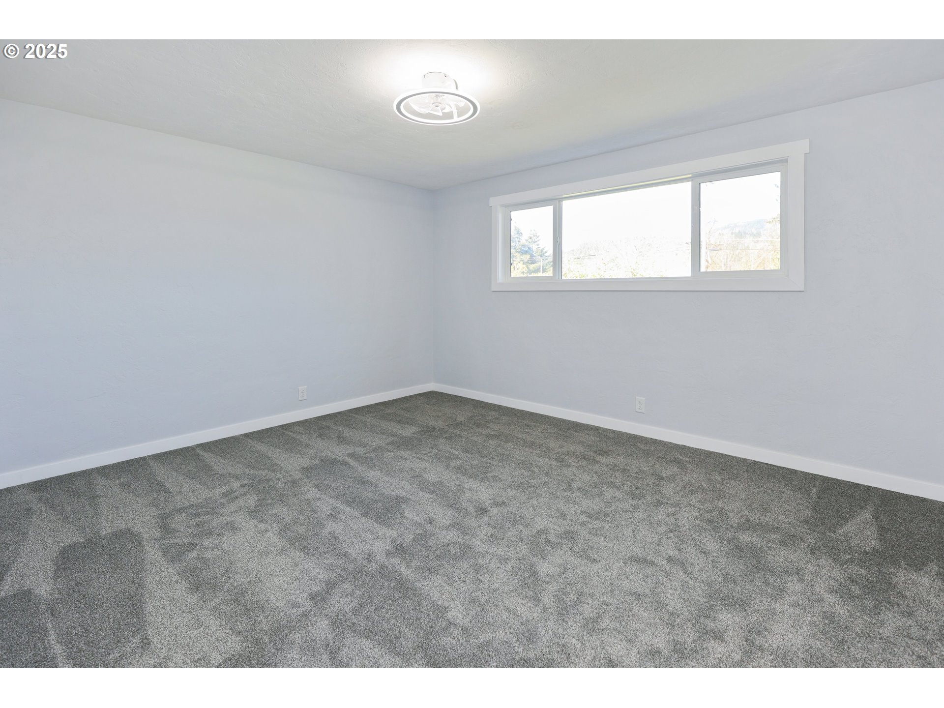 2425 Hayden Bridge Road Springfield, OR 97477 - Photo 16 of 44 Bedroom