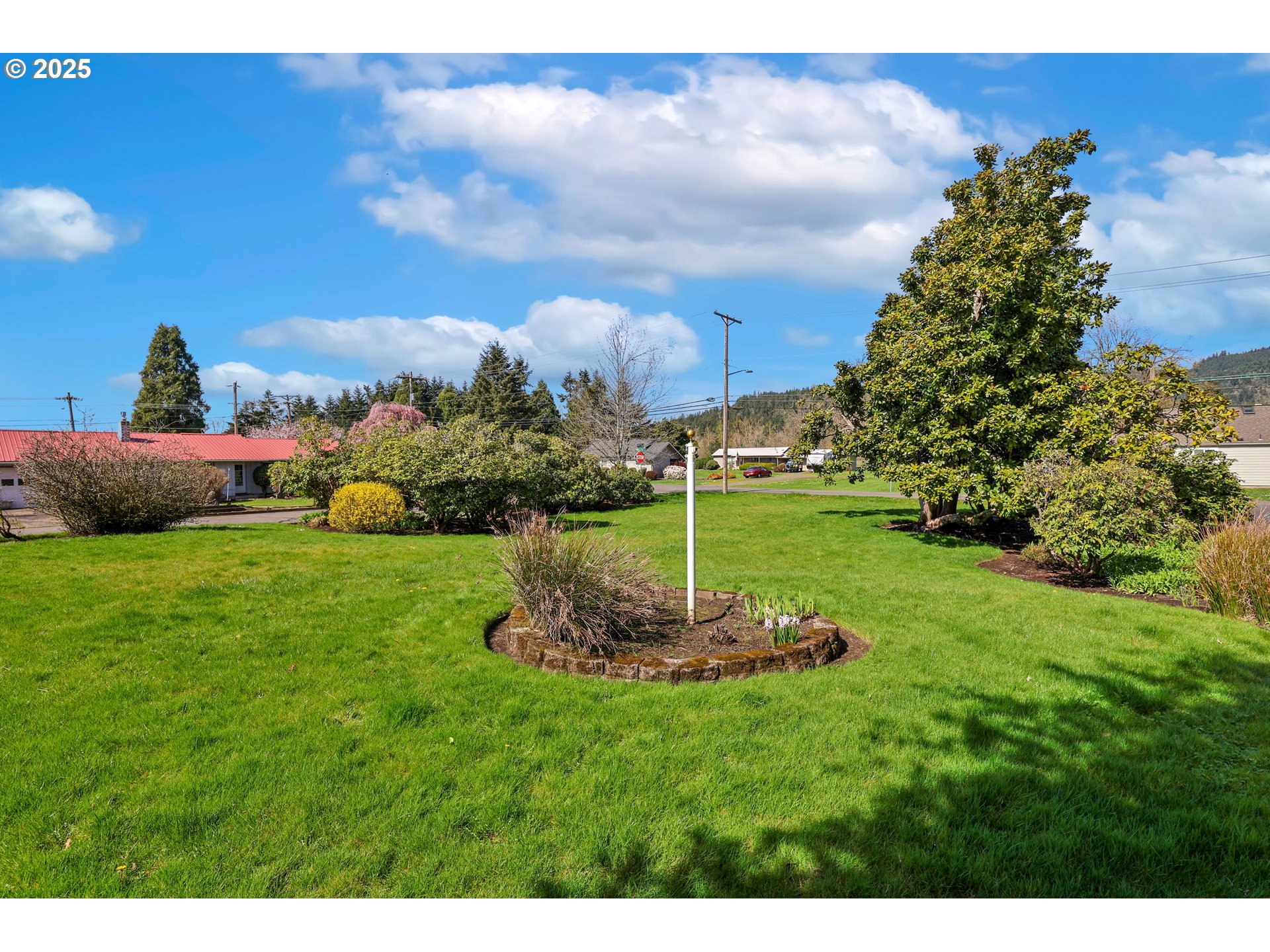 2425 Hayden Bridge Road Springfield, OR 97477 - Photo 4 of 44