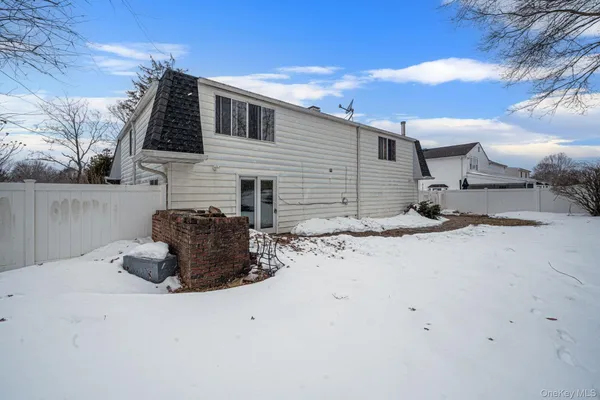 $769,000 | 22 Meyer Lane, Medford, NY 11763