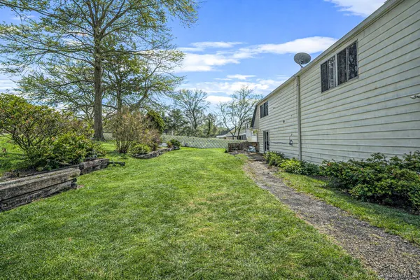 $769,000 | 22 Meyer Lane, Medford, NY 11763