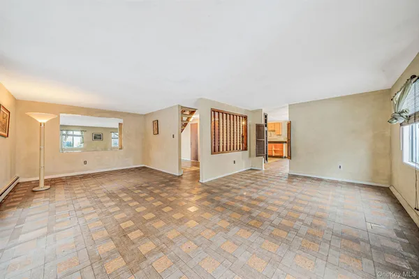 $769,000 | 22 Meyer Lane, Medford, NY 11763