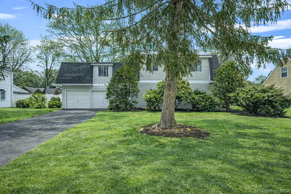 $769,000 | 22 Meyer Lane, Medford, NY 11763