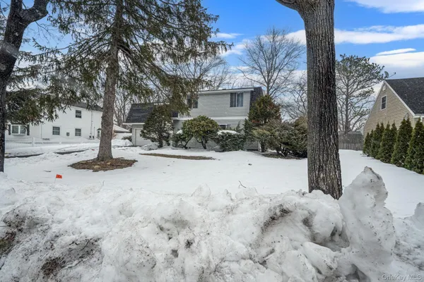 $769,000 | 22 Meyer Lane, Medford, NY 11763