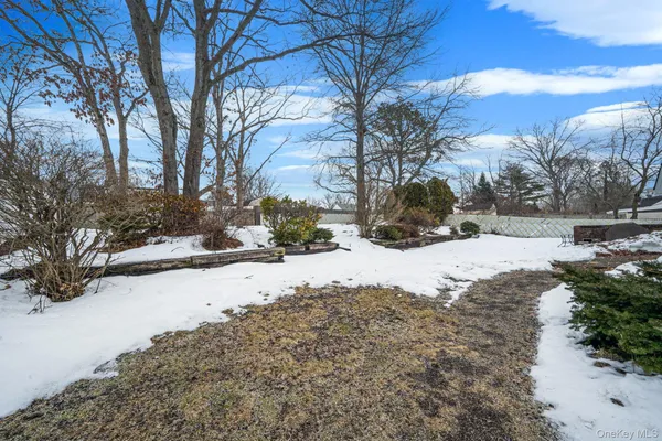 $769,000 | 22 Meyer Lane, Medford, NY 11763