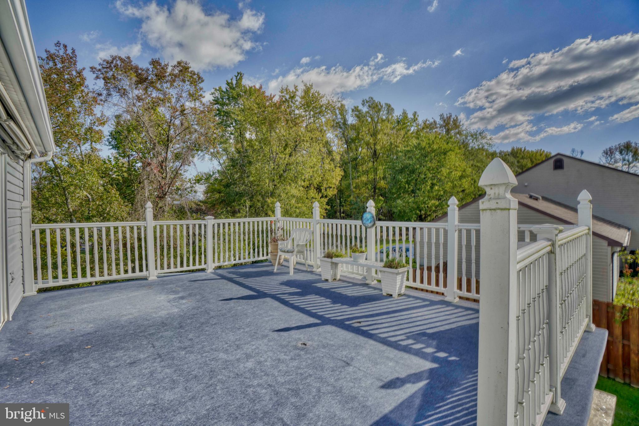 7203 Oliver Beach Road Baltimore, MD 21220 - Photo 12 of 50 Vinyl railing and posts