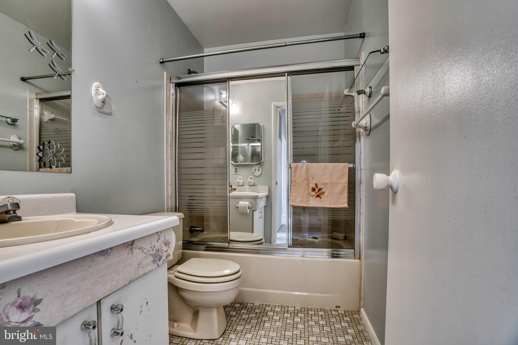 7203 Oliver Beach Road Baltimore, MD 21220 - Photo 35 of 50 Full Bathroom on Upper Level