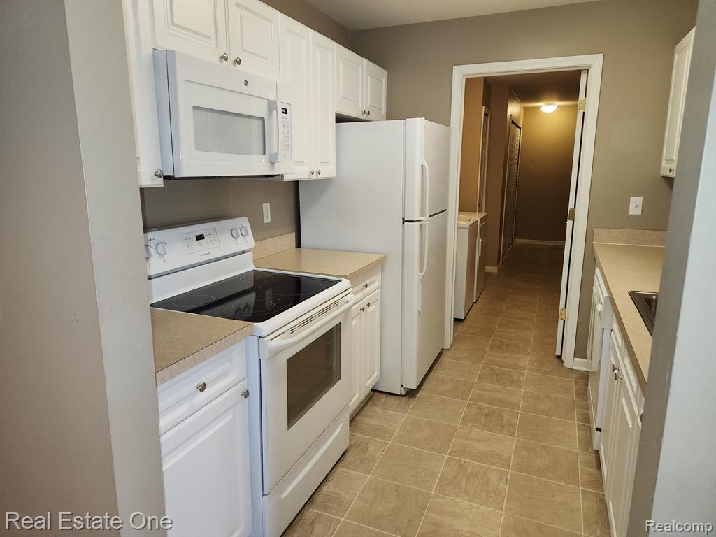 5364 Brookemonte Circle, Unit 1 Rochester, MI 48306 - Photo 17 of 26