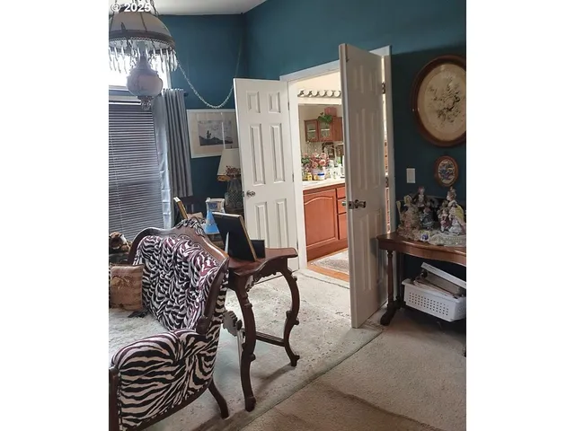 a view of entryway with livingroom and furniture