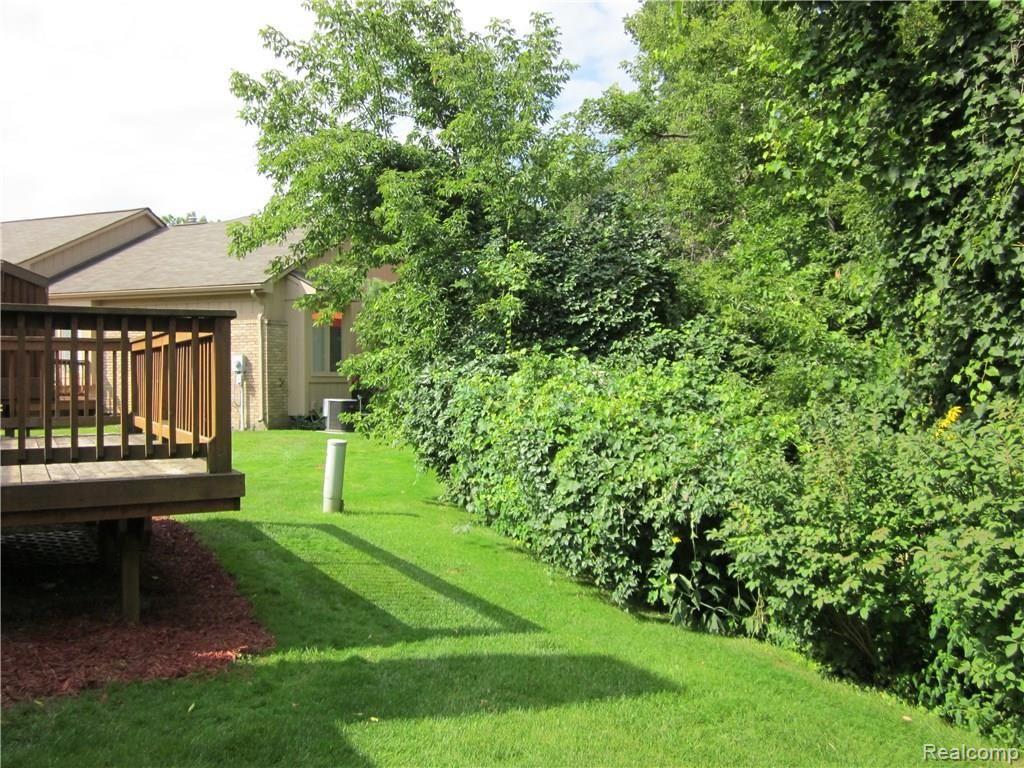 21600 River Ridge Farmington, MI 48335 - Photo 22 of 29