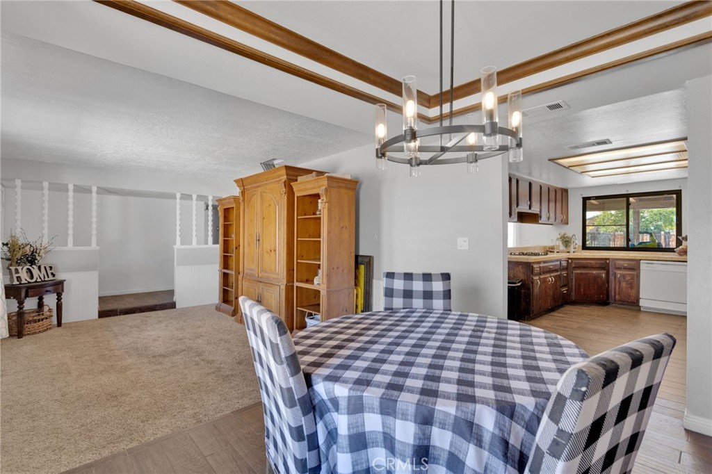 20357 Ituma Road Apple Valley, CA 92308 - Photo 8 of 38