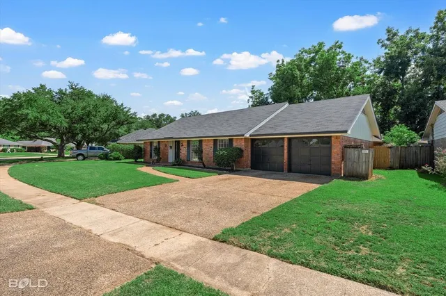 $2,250 | 425 North Dresden Circle, Shreveport, LA 71115
