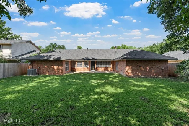 $2,250 | 425 North Dresden Circle, Shreveport, LA 71115