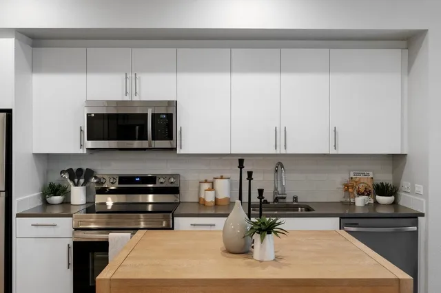 $334,900 | 260 Brooklyn Basin Way, Unit 411, Oakland, CA 94606