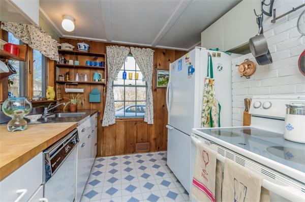 8 Bickford Way Gloucester, MA 01930 - Photo 17 of 27
