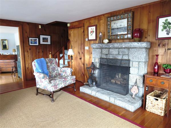 8 Bickford Way Gloucester, MA 01930 - Photo 8 of 27