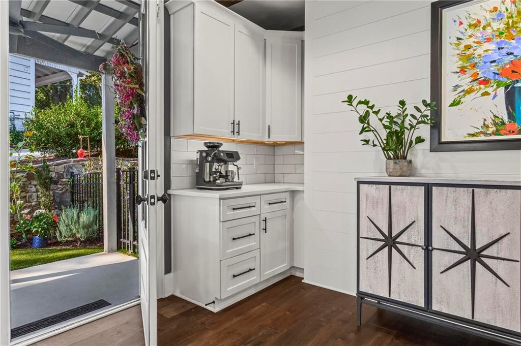 53 Maple Street Roswell, GA 30075 - Photo 8 of 59