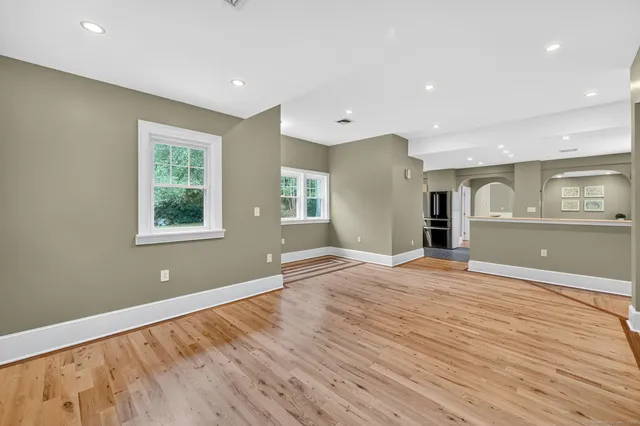 $784,000 | 1 Alcima Drive, Simsbury, CT 06070