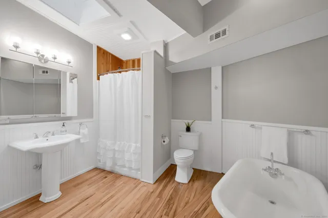 $784,000 | 1 Alcima Drive, Simsbury, CT 06070